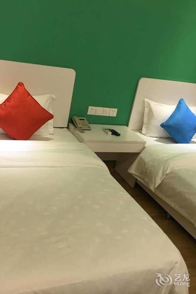 Yilan Hotel Shenzhen Investment Management Co. Ltd エクステリア 写真